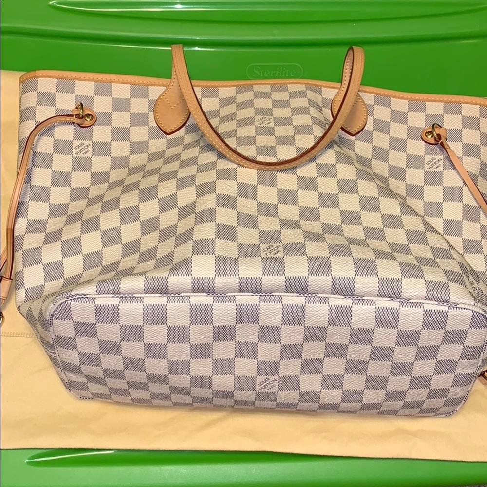 SOLD - Picture 2 of 8